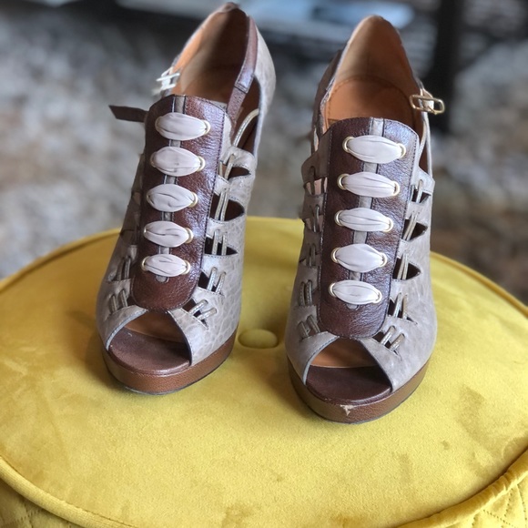 Givenchy Brown Leather Pumps - Picture 3 of 7